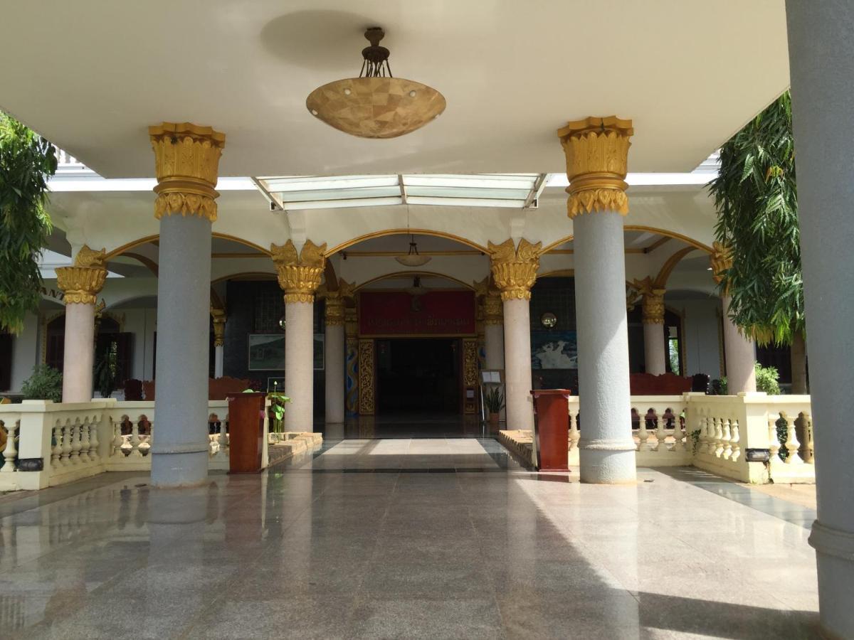 Champasak Palace Hotel Pakse Exterior photo