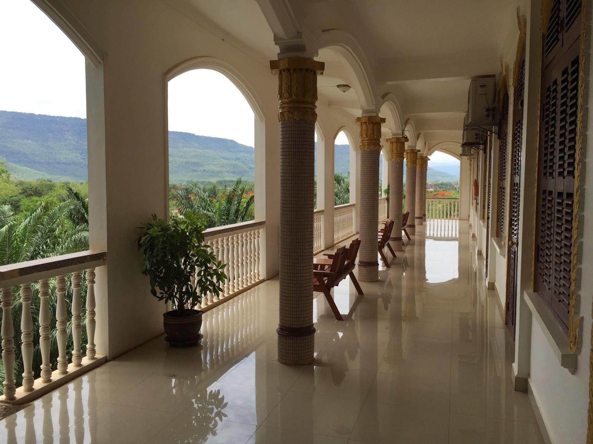 Champasak Palace Hotel Pakse Exterior photo