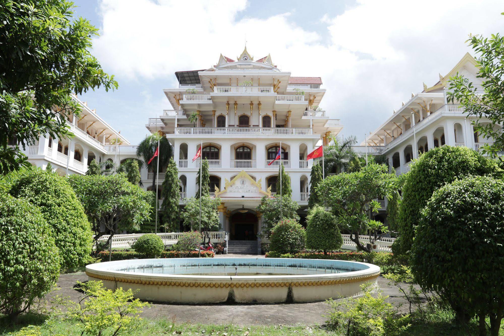 Champasak Palace Hotel Pakse Exterior photo